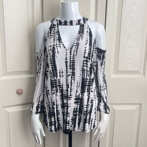 Veronica M Black and White Cold-Shoulder Tank Top